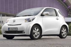 Toyota iQ car poster
